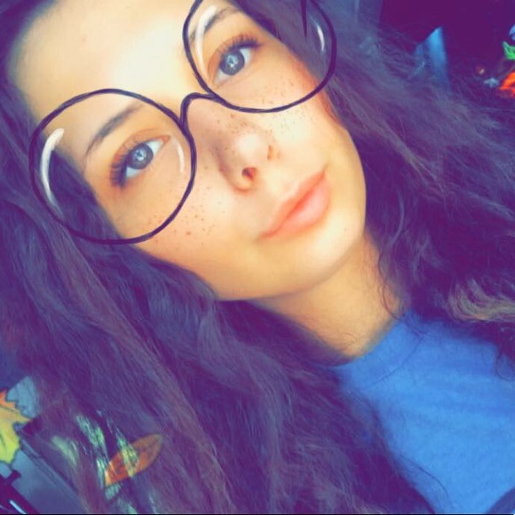 Meet your Posher, Chris - Picture 1 of 2